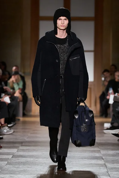 Look 38
